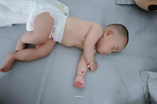 泽州三个月宝宝抬头不稳